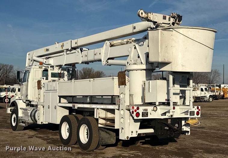 image for item EG1913 2012 Western Star 4900 bucket truck