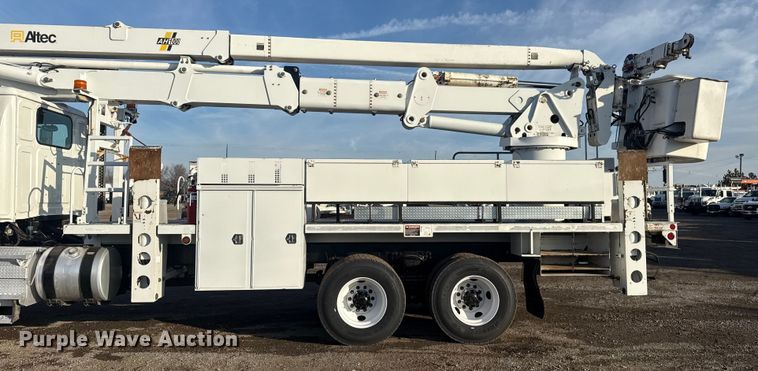 image for item EG1913 2012 Western Star 4900 bucket truck