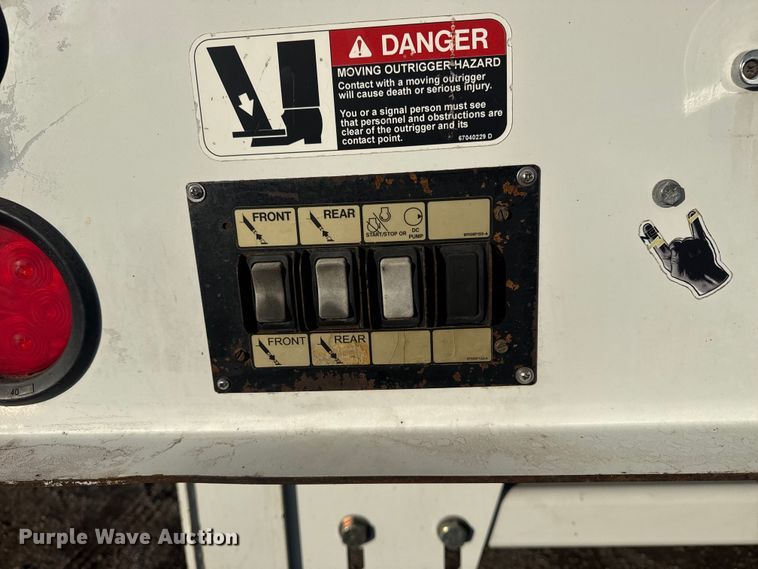 image for item EG1913 2012 Western Star 4900 bucket truck