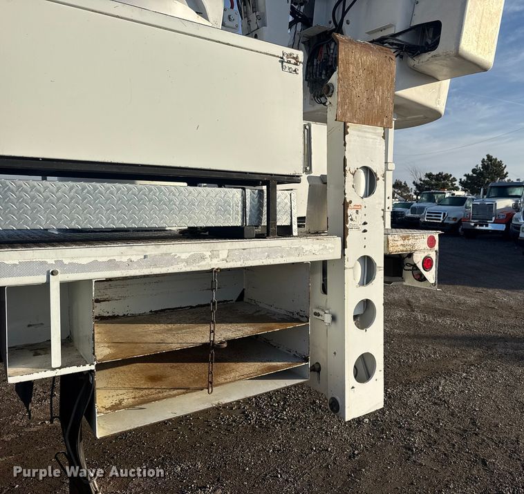 image for item EG1913 2012 Western Star 4900 bucket truck