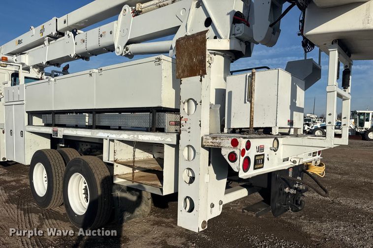 image for item EG1913 2012 Western Star 4900 bucket truck