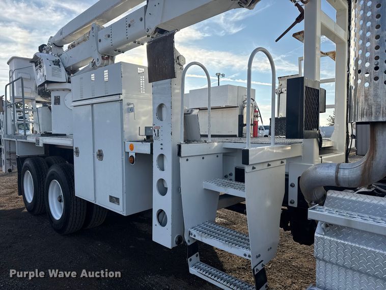 image for item EG1913 2012 Western Star 4900 bucket truck