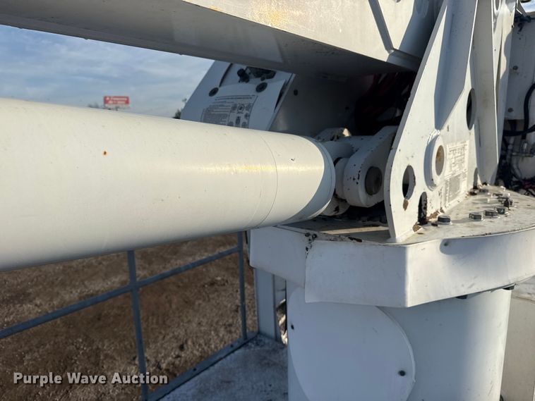 image for item EG1913 2012 Western Star 4900 bucket truck