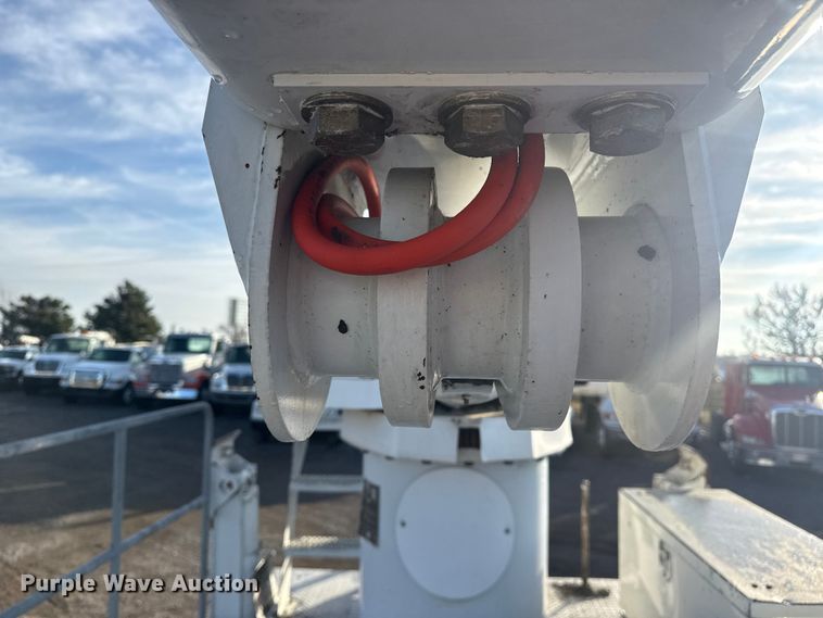 image for item EG1913 2012 Western Star 4900 bucket truck