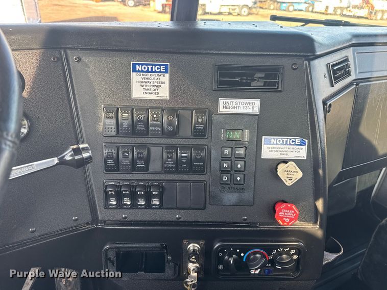 image for item EG1913 2012 Western Star 4900 bucket truck