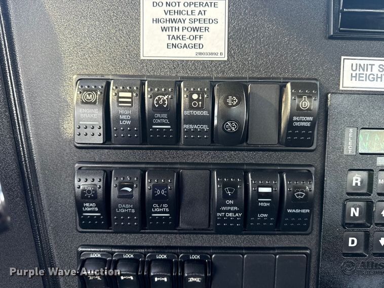 image for item EG1913 2012 Western Star 4900 bucket truck