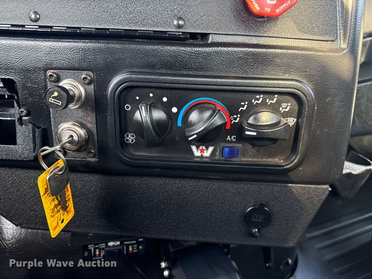 image for item EG1913 2012 Western Star 4900 bucket truck