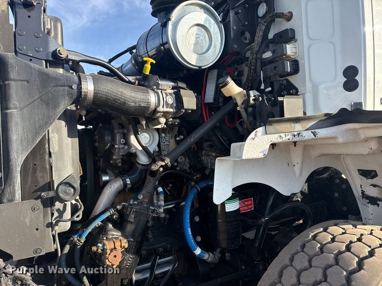 image for item EG1913 2012 Western Star 4900 bucket truck