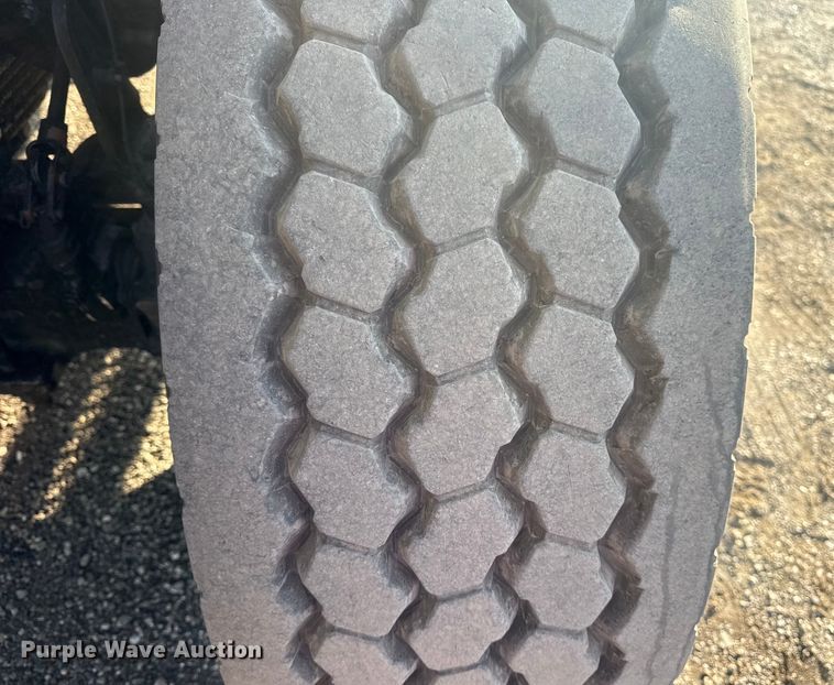 image for item EG1913 2012 Western Star 4900 bucket truck