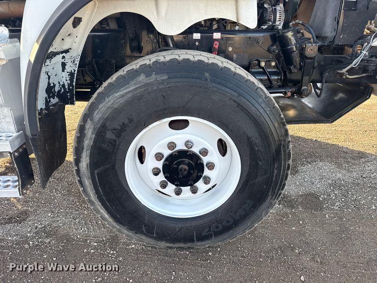 image for item EG1913 2012 Western Star 4900 bucket truck