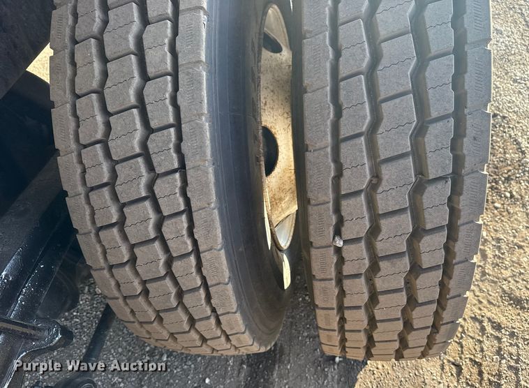 image for item EG1913 2012 Western Star 4900 bucket truck