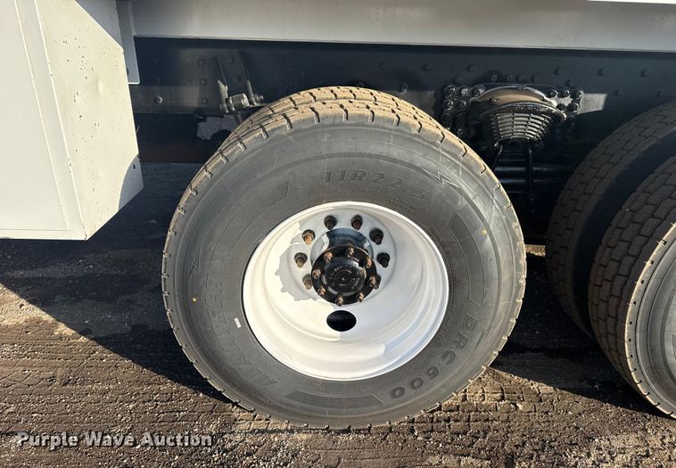 image for item EG1913 2012 Western Star 4900 bucket truck