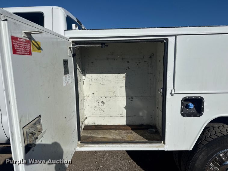 image for item EG1926 2015 Ford F550 Super Duty XL utility / service truck