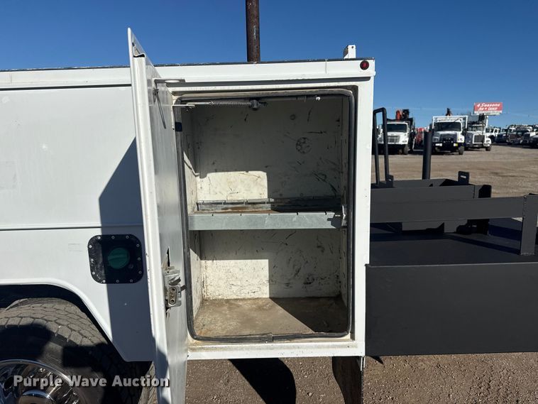 image for item EG1926 2015 Ford F550 Super Duty XL utility / service truck