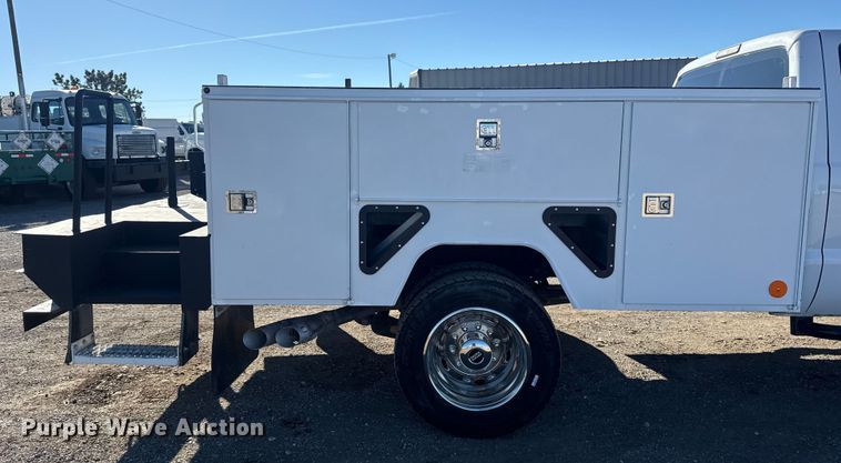 image for item EG1926 2015 Ford F550 Super Duty XL utility / service truck