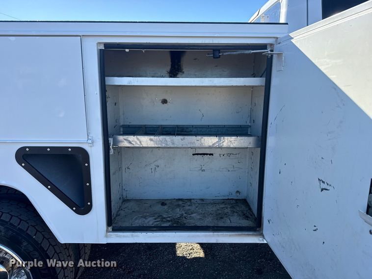 image for item EG1926 2015 Ford F550 Super Duty XL utility / service truck