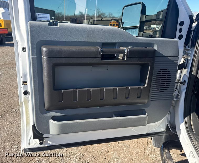 image for item EG1926 2015 Ford F550 Super Duty XL utility / service truck