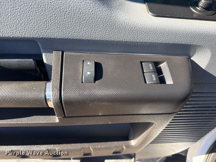 image for item EG1926 2015 Ford F550 Super Duty XL utility / service truck