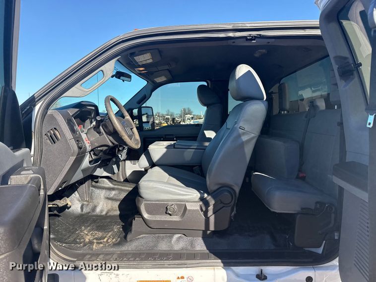 image for item EG1926 2015 Ford F550 Super Duty XL utility / service truck