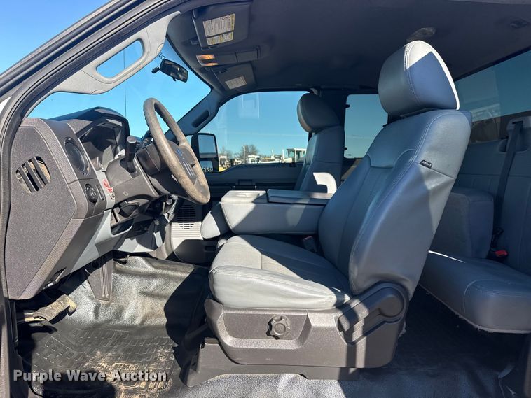 image for item EG1926 2015 Ford F550 Super Duty XL utility / service truck