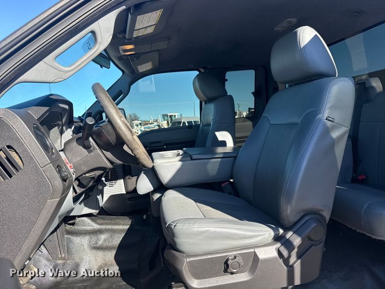 image for item EG1926 2015 Ford F550 Super Duty XL utility / service truck