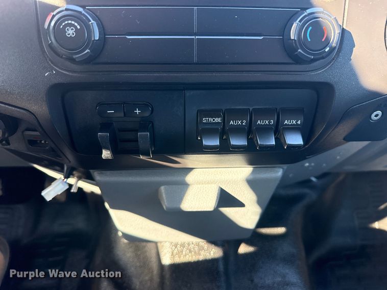 image for item EG1926 2015 Ford F550 Super Duty XL utility / service truck