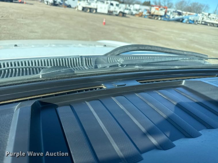 image for item EG1926 2015 Ford F550 Super Duty XL utility / service truck