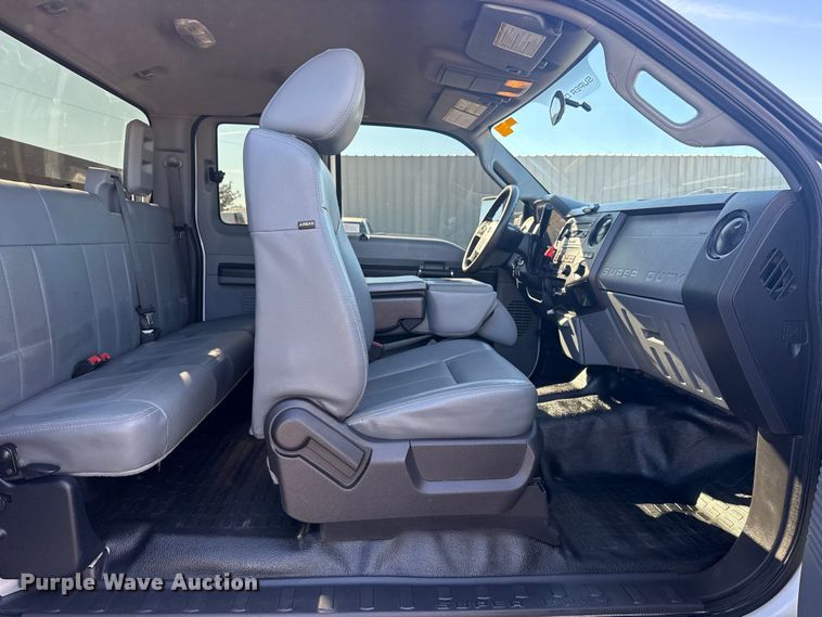 image for item EG1926 2015 Ford F550 Super Duty XL utility / service truck