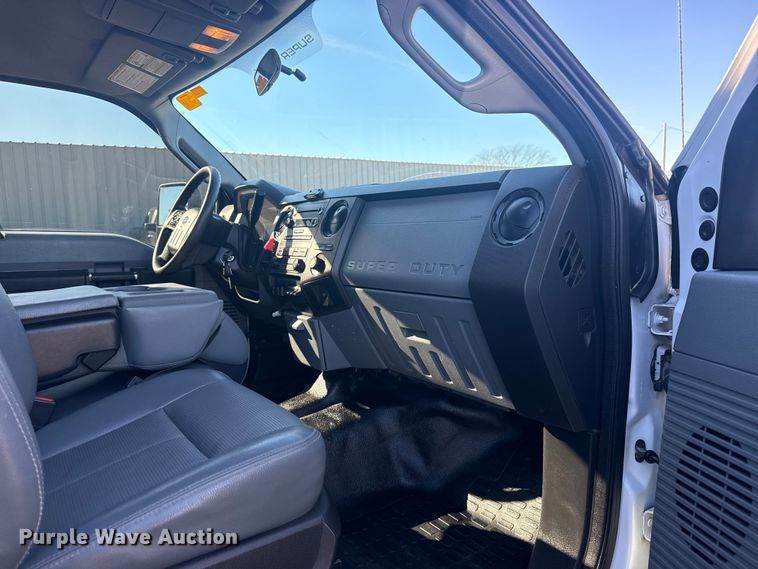 image for item EG1926 2015 Ford F550 Super Duty XL utility / service truck