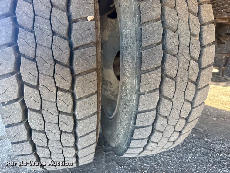 image for item EG1926 2015 Ford F550 Super Duty XL utility / service truck