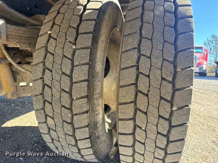 image for item EG1926 2015 Ford F550 Super Duty XL utility / service truck