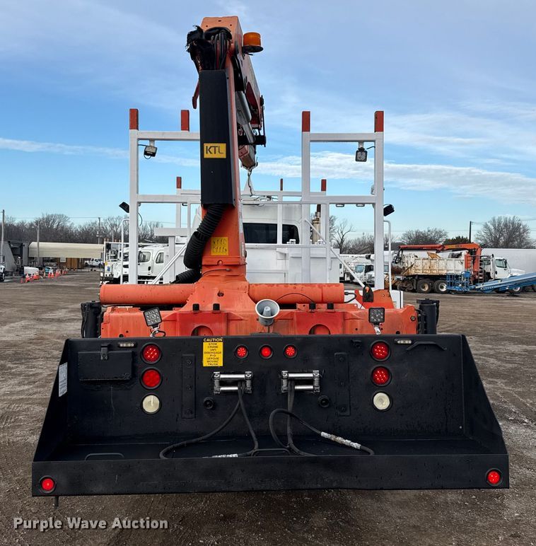 image for item EG1934 2007 Freightliner Business Class M2 crane truck