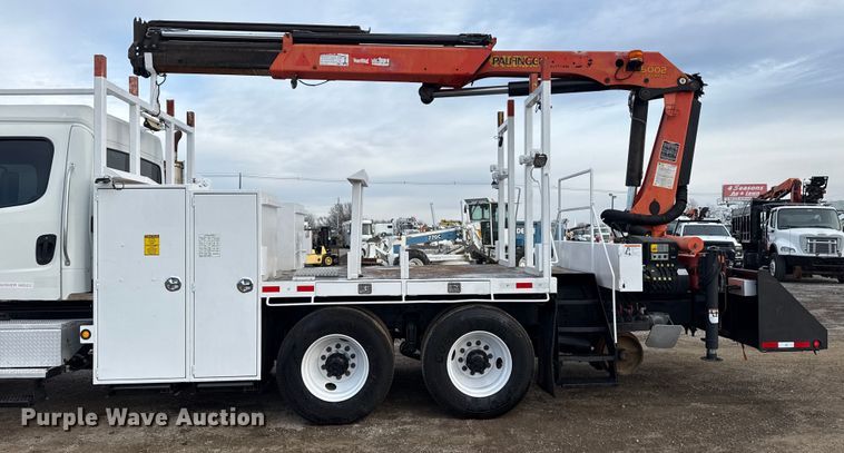 image for item EG1934 2007 Freightliner Business Class M2 crane truck