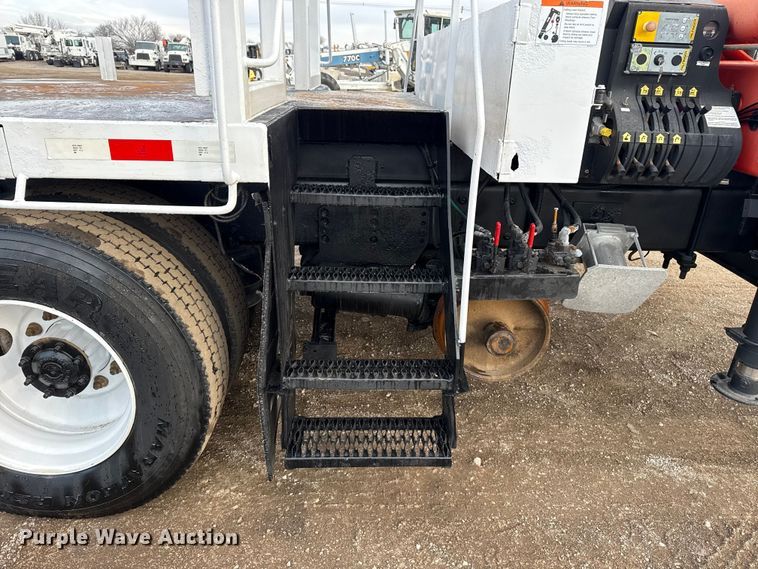 image for item EG1934 2007 Freightliner Business Class M2 crane truck