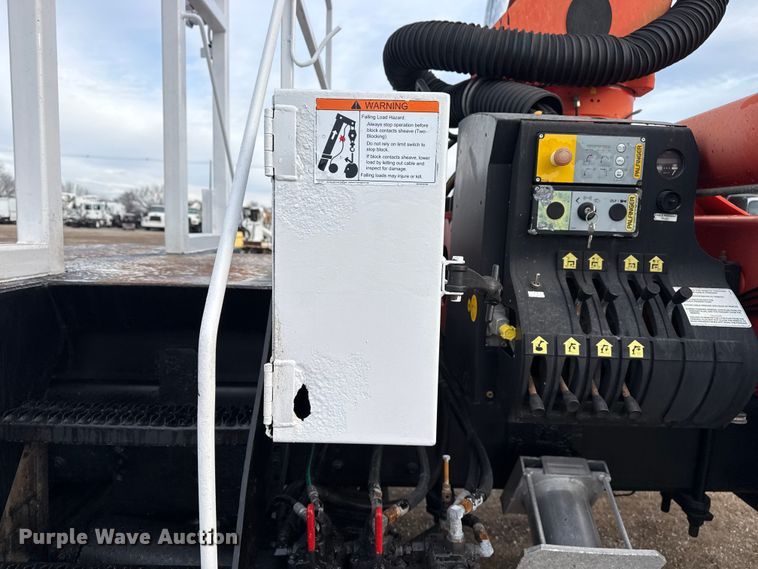 image for item EG1934 2007 Freightliner Business Class M2 crane truck