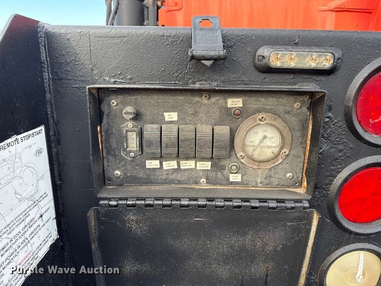 image for item EG1934 2007 Freightliner Business Class M2 crane truck