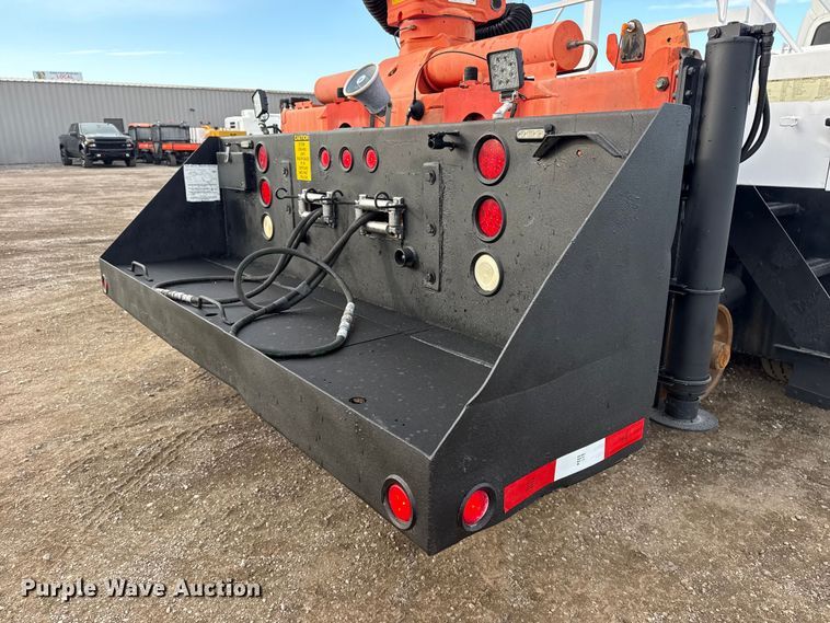 image for item EG1934 2007 Freightliner Business Class M2 crane truck