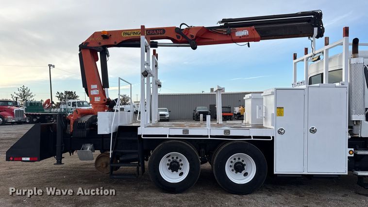 image for item EG1934 2007 Freightliner Business Class M2 crane truck