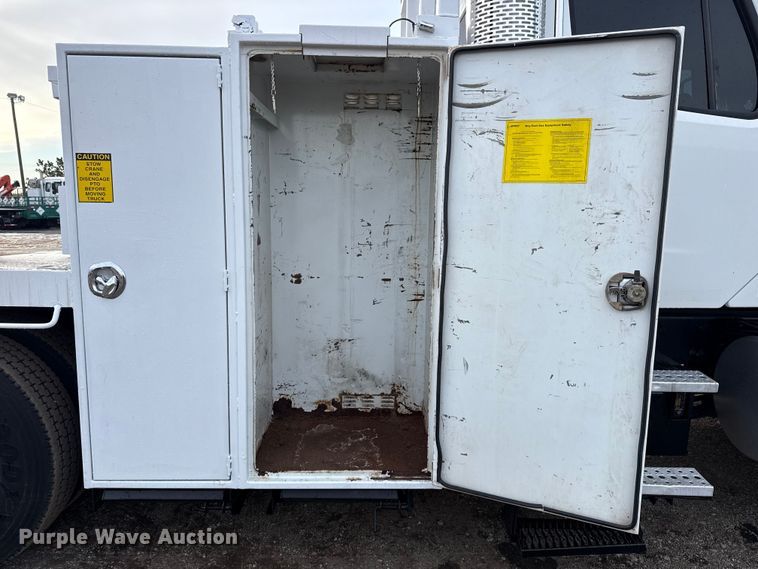 image for item EG1934 2007 Freightliner Business Class M2 crane truck