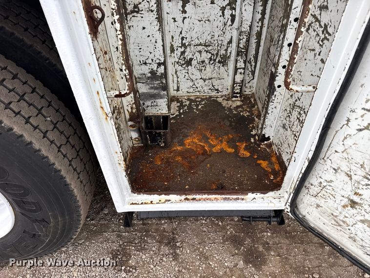 image for item EG1934 2007 Freightliner Business Class M2 crane truck