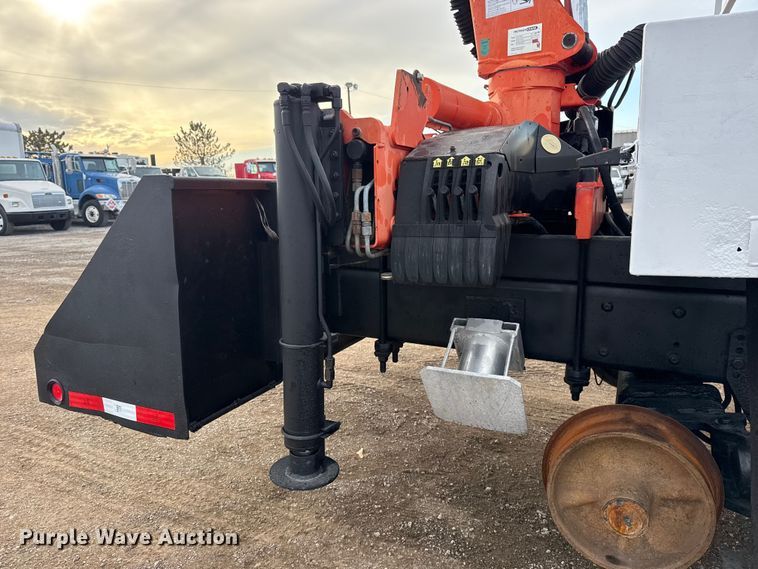 image for item EG1934 2007 Freightliner Business Class M2 crane truck