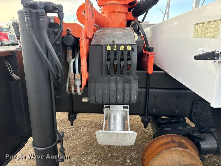 image for item EG1934 2007 Freightliner Business Class M2 crane truck