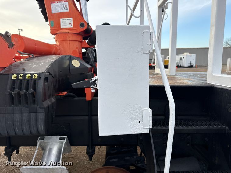 image for item EG1934 2007 Freightliner Business Class M2 crane truck