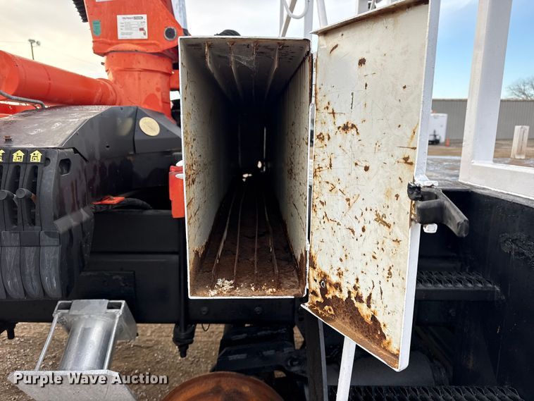 image for item EG1934 2007 Freightliner Business Class M2 crane truck