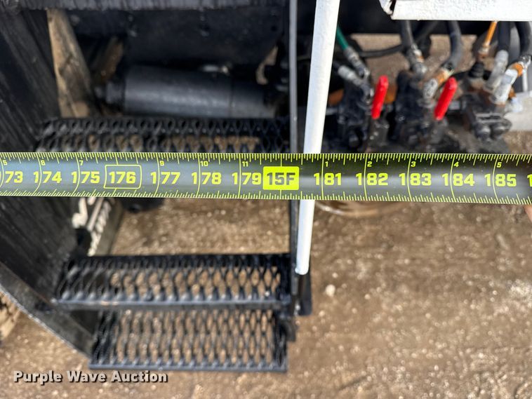 image for item EG1934 2007 Freightliner Business Class M2 crane truck