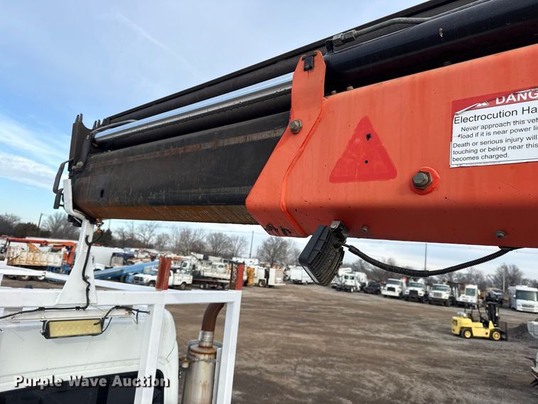 image for item EG1934 2007 Freightliner Business Class M2 crane truck