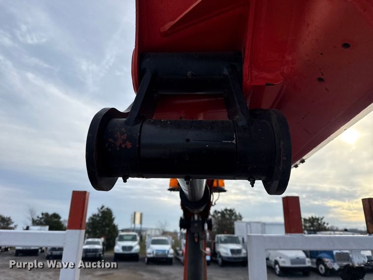 image for item EG1934 2007 Freightliner Business Class M2 crane truck