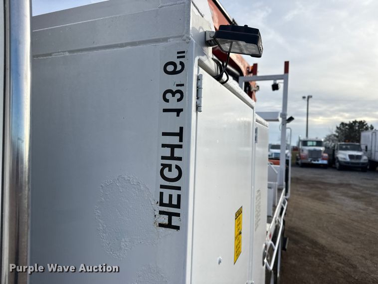 image for item EG1934 2007 Freightliner Business Class M2 crane truck