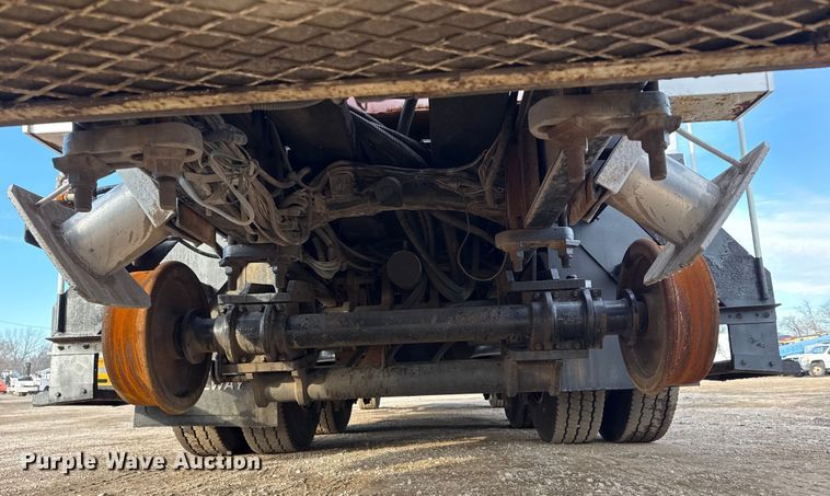 image for item EG1934 2007 Freightliner Business Class M2 crane truck