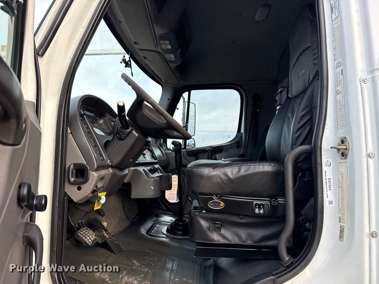 image for item EG1934 2007 Freightliner Business Class M2 crane truck